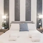 The Best Rent - Spacious Three-Bedroom Apartment Near The Colosseum